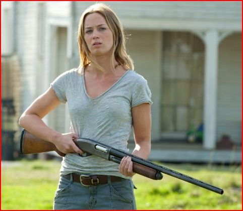 sexygungirls:  Emily Blunt (Looper)