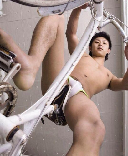 easternasylum:  gym by -PS2WeHo- #flickstackr  Flickr: http://flic.kr/p/qAqYCA