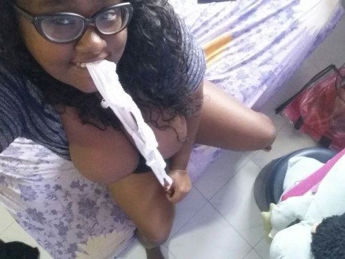 chocofuckydolly: Since some of you asked me what kind of boys i like, heres my answer (btw im single