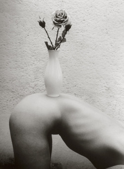 Marcel Mariën - Female Nude with Vase of