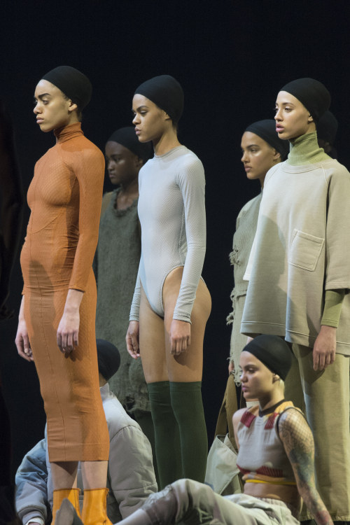 Yeezy Fall 2016 Ready-to-Wear Collection presentation in MSG via VogueMore Fashion here.