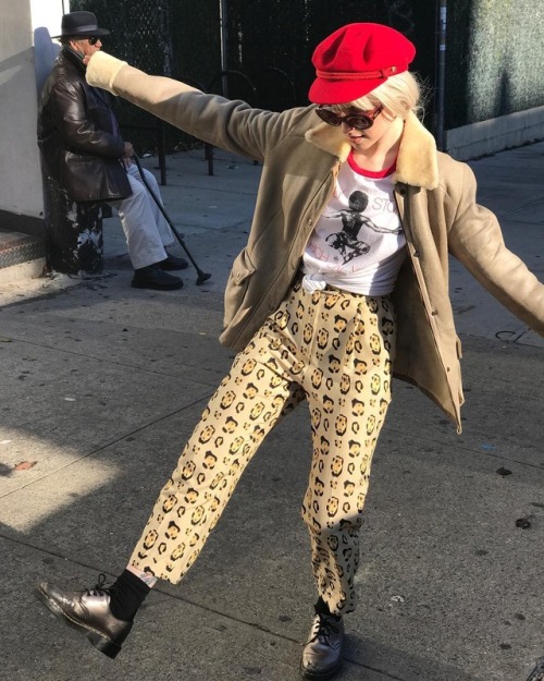 paramorerussiaclub:Hayley Williams at Worship shop in NYC.