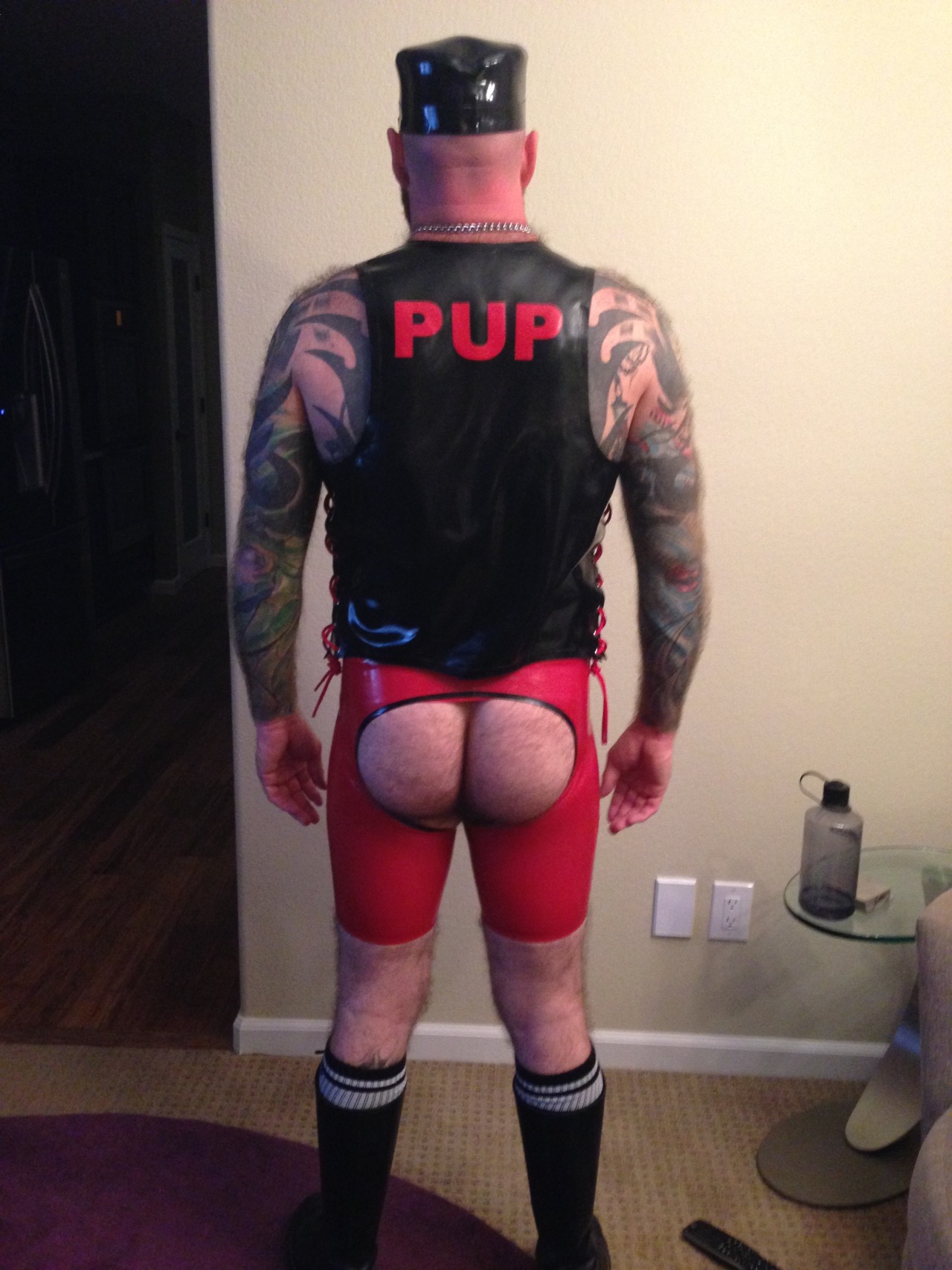 pupsleeves:  Pup going out in my new rubber gear 