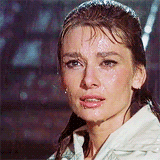 omeolife:  Holly Golightly - Breakfast at Tiffany’s (1961)
