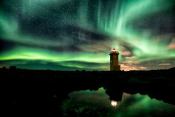 the-wolf-and-moon:  Phare du Petit Minou, Brest, France 