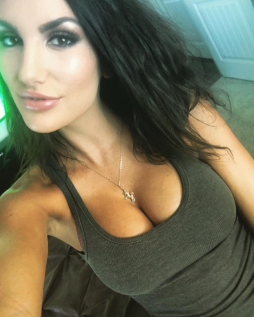 atravnusdoxy:  RIP. Beautiful August Ames 08.23.94 - 12.5.17