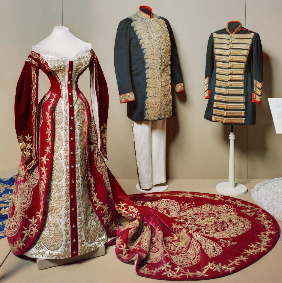 royaland:  imperial-russia:  A magnificent court dress of Empress Maria Fyodorovna