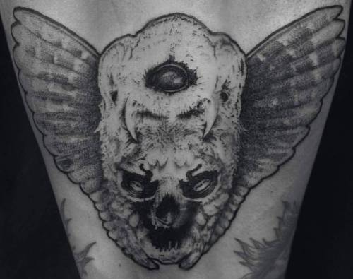 #blackwork #surrealism # zkartt #tattoo #owltattoo #madeinkchile (5 fotos juntas por eso se medio ra