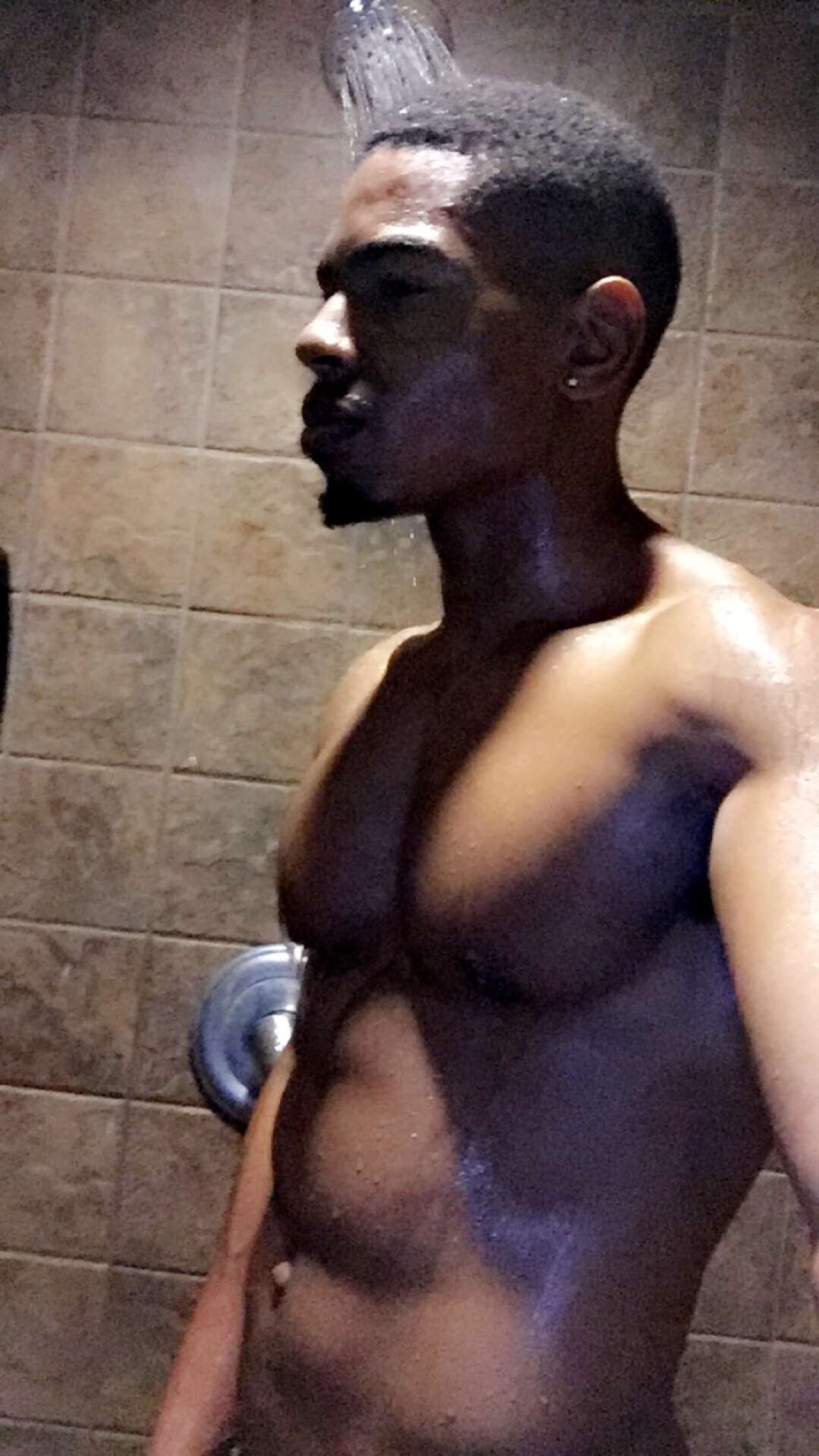 walls0fjericho:  Dis nigga here. 🍆💦