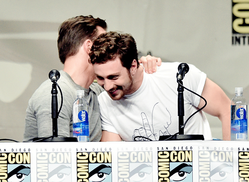 p-pikachu:  Chris Evans and Aaron Taylor-Johnson attend the Marvel Studios panel