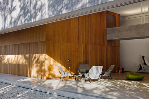 {Today’s Friday Feature, sort of had one some time ago - though not on a Friday. Marcio Kogan&