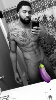 jukadiie:  insidejamarifox:  The “George Hill” Mega Leakage Dropummmmmmmmm…… when did attentionisto extraordinaire, george hill, start getting semi naked? i mean look at these gifs/videos…nsfw 18^ not for “straight” eyesready?…x READ MORE