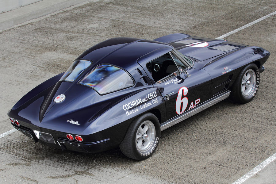 glamoramamama75:  itsbrucemclaren:    1963 Corvette Stingray ‘split-window’.