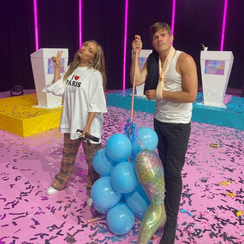 littlemixnet:jadethirlwall: Things I learned today: I’m THAT balloon popping bitch and dancing