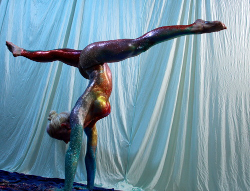 freeflowinsoul:  loveismindexpansion:  dreaming-and-seeking:  riothooping:  Best thing I’ve ever done:  Put glitter all over my body. Worst thing I’ve ever done:  Put glitter all over my body. Enjoy. Kayla Dyches:  www.riothooping.com  Glitter