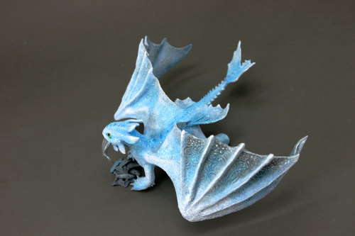 evgenyhontor:“HTTYD” inspired, anbino Night Fury with fish!9.8 inch long, 13 inch wing span, velvet 