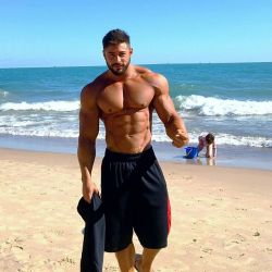 myfavoritemusclemen:  Dragos Syko