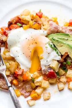 daily-deliciousness:One pan breakfast potatoes