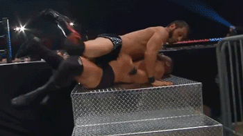 moxleysmistress:  fergaldevittsprincess:  rwfan11:  Aries mounting his opponent **credit »> JUB .com**  Wait…TNA switched to porn??  Damn…I need to start watching again!  lol  I want Aries to mount me like that. I mean what?