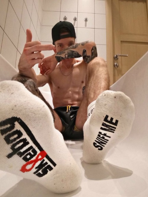 sk8erboy-eu:#smelly #sox #sk8er #sk8erboy #sk8terboy #sneaxn #sneaker #nuroriginalistlegal #smellysox #nike #adidas #sneakerporn #sniffit #gayfetish #fetishparty #sportswear #gear #fetishgear #whitesocksfetish #whitesocks #smellysocks #gayparty #scallyboy