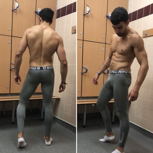 lockerroomguys: The always bulgetastic Matty553For more pics, follow Lockerroomguys 60k followers 