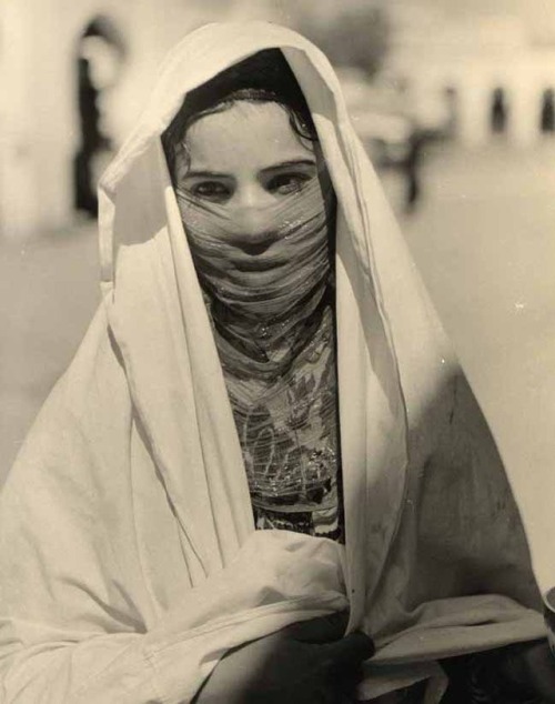tanyushenka: Bernard Rouget (1914-1987)  Jeune femme marocaine Maroc, 1957.