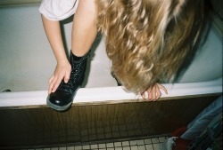 floralhurricane:  step into my grunge wonderland, i follow back