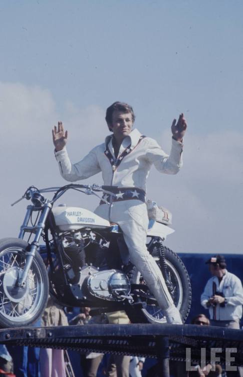 Evel Knievel(Ralph Crane. 1971)