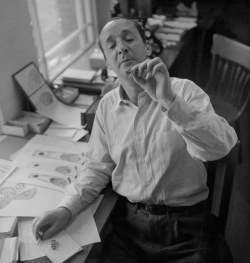emigrejukebox:  Constantin Joffe: Vladimir Nabokov holding a butterfly, 1947