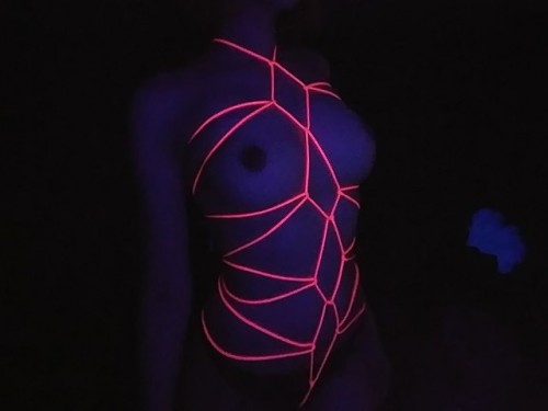 XXX lovely-peachh:  Blacklight photo