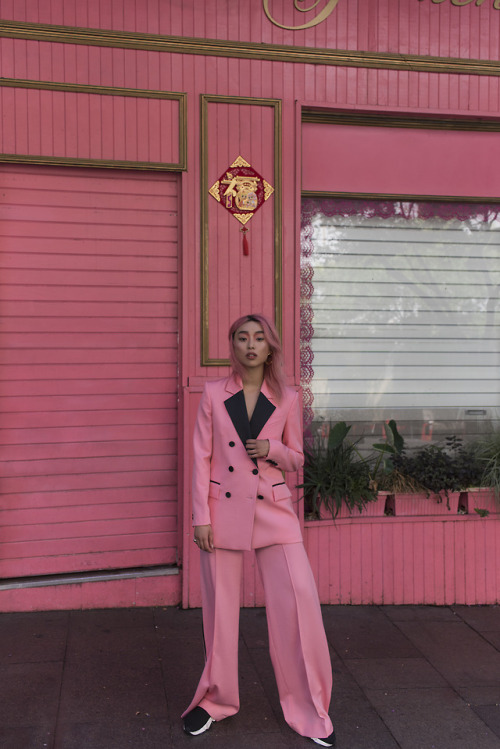 margaretzhang:  【CANDY COAT NO CANDY COATING】 Round One in the pink: new issue of Harper’s Baz