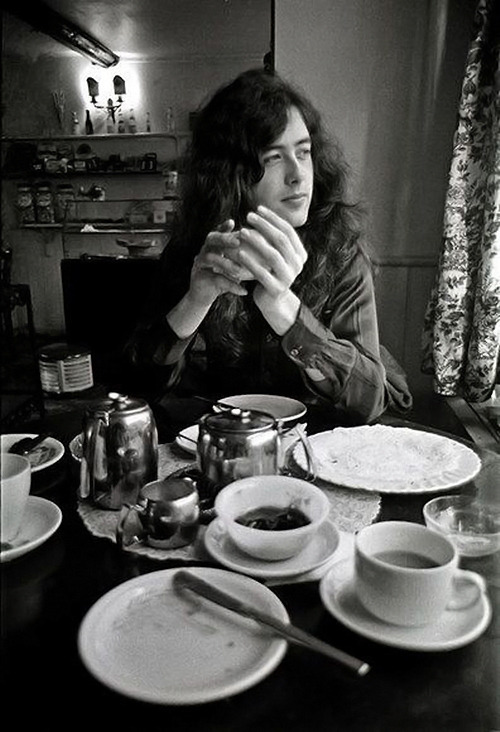 babeimgonnaleaveu:  Jimmy Page photographed at his Pangbourne boathouse, in the English countryside, between tours in February 1970. 