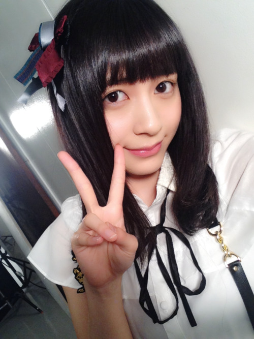 soimort:  佐々木優佳里 - Google+ - 06 Nov 2014  こんにちは♪ Good day♪ 今日は劇場公演！ 楽しもうっ٩(●˙▿˙●)۶ There will be a theater performance today! Let’s enjoy it٩(●˙▿˙●)۶ p.s p.s わたしのインタビューがAKB48