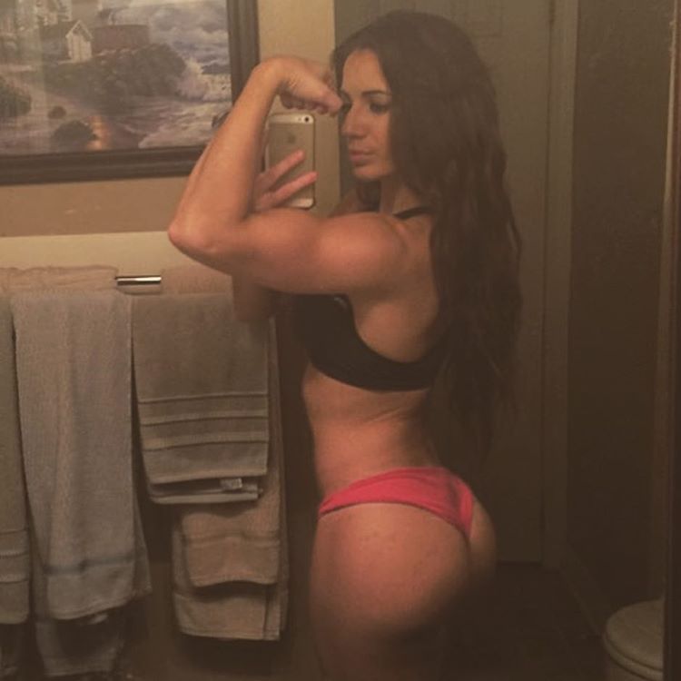 luvherfitbody:  @kathleeneggleton    #LuvTheFlex    #LUVthoseGLUTES    #becauseCURVESmatter