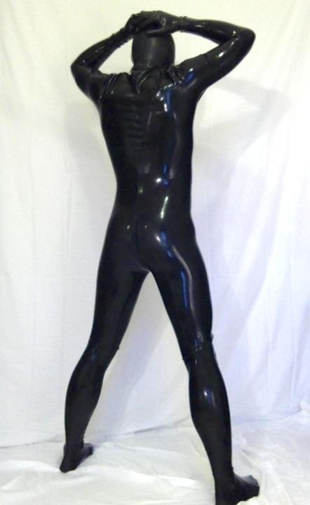 wwwsurfboyscom:  Mask & Hood & Rubber http://www.manwink.com/item/48860 