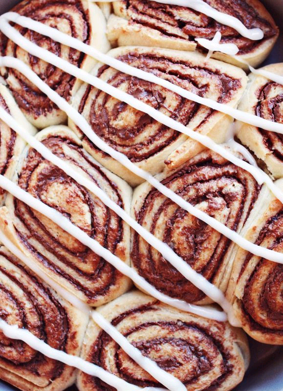 verticalfood:  Nutella Cinnamon Rolls 