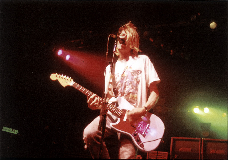 forever-nirvana:  3/1/94 last Nirvana show.2/23/94 Nirvana in Rome.  