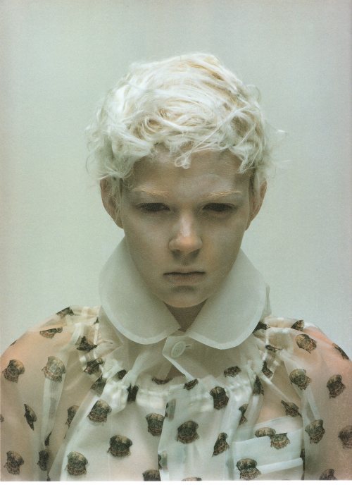 lucky-number-8: Comme Des Garçons 2002 spring/summer collection featured in Hanatsubaki issue