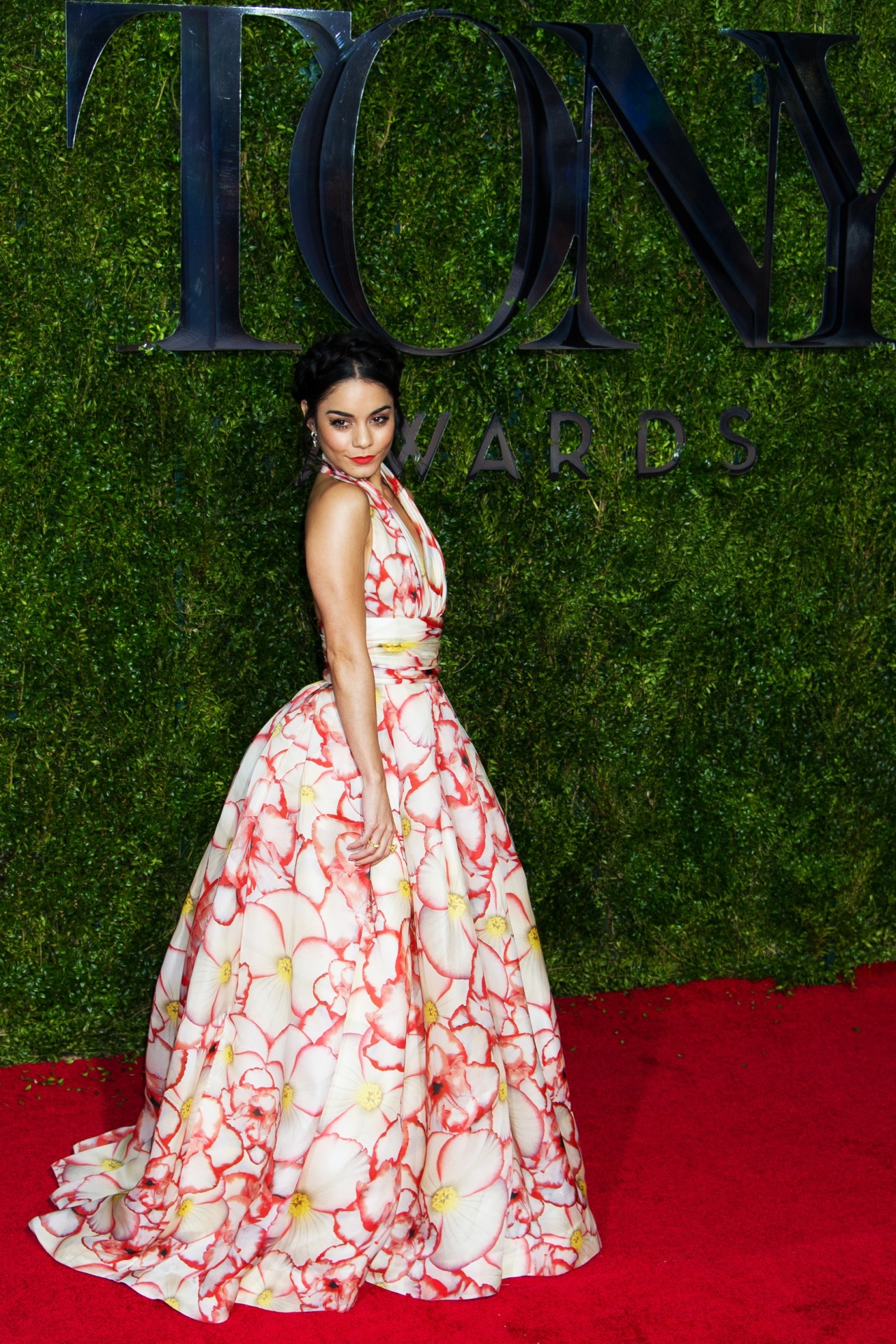 vanessahudgensfashionstyle:    Vanessa Hudgens at the 2015 Tony Awards in NYC (June