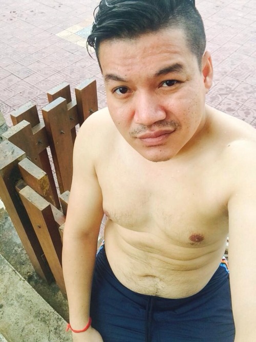 hengroth255: makara69:  Cambodian guy jerks off and cum.  nice…….anyone knows his fb’s name???