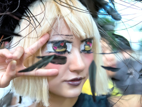 Anime eyes makeup by Yuri - with Shoshi, Beni & Juria - on the street in Shibuya last night.