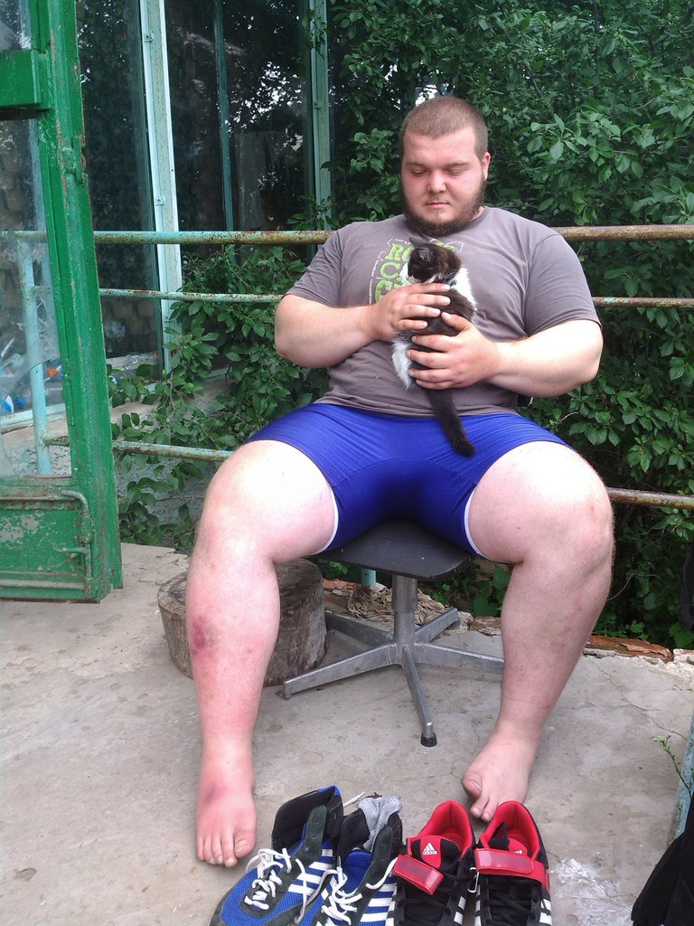bearsaffair:  Beefy boy