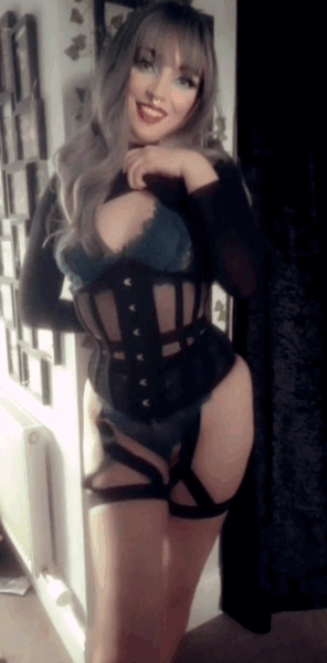 satans-knitwear:Of corsets from the drafts right now, but i’ll make you something nice for later 😘😎Treat me ~ Tip me 