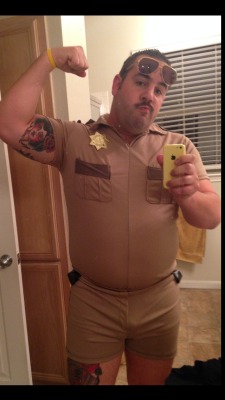 coachbear:  scottydarksider:  Reno 911 all day!  Yes please!  Droolworthy! 