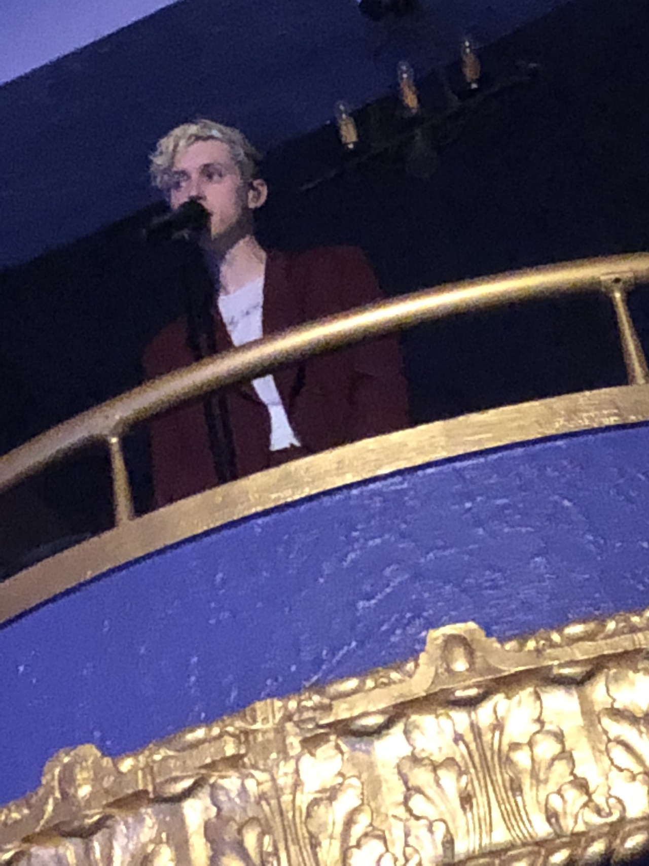 Throwback to October 2018 when I saw my Troyeboy in concert for the first time and just about passed out. He surprised us by performing his first song on the balcony behind us. Mama Laurelle was there too and it really took me back to the days of...