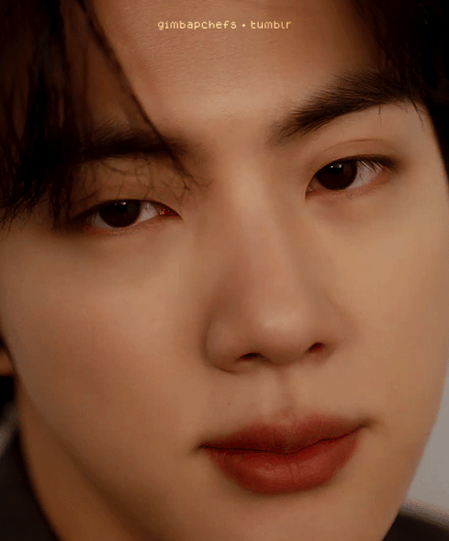 Hes So Handsome My Heart Cant Do This