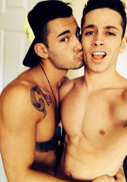 twoboysarebetter:lovehouse:  ❤LOVEHOUSE❤