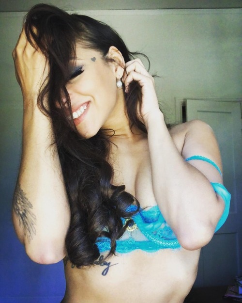 Mesmerized by Sunny Suicide and her unstoppable beauty <3 - Purchase tickets to see her on tour a