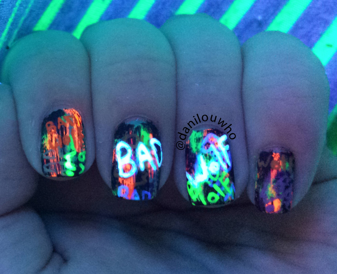 danilouwho:  Bad Wolf graffiti.   details on the blog! http://danismanis.wordpress.com/2013/11/22/distressed-nails-and-more-doctor-who-nail-art/