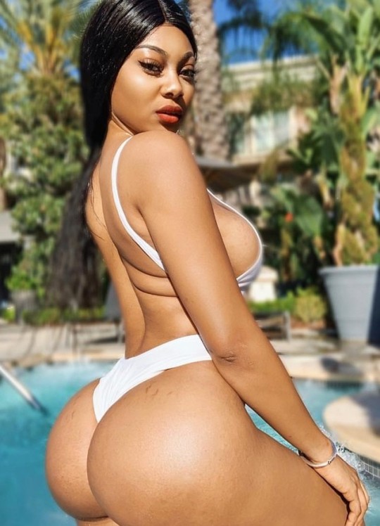 princejazziedad:DeliciouslySexy. Gorgeous. Curvy. BootiDelicious Mami…Ms Jennifer__Ondo 💜❤️💙